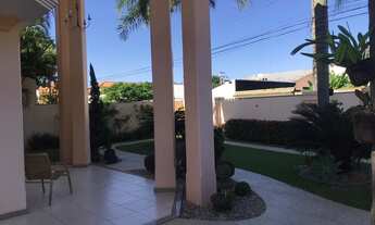 Imagem 6: Casa de Luxo no Centro de Araruama-RJ: 5 Quartos, 5 Suítes, 3 Salas, 3 Vagas de Garagem!