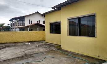 Imagem 2: Ótima casa em condomínio fechado, com 03 quartos, sendo 02 suítes, banheiro social, sala e