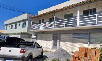 Imagem 2: Ótimo apartamento com 02 quartos, sendo 01 suíte, sala com varanda, cozinha, banheiro, áre