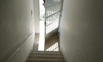 Imagem 3: Ótimo apartamento com 02 quartos, sendo 01 suíte, sala com varanda, cozinha, banheiro, áre