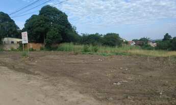 Imagem 2: Excelente área com 4.000,00m², medindo 40m de frente por 100m pelas laterais, ótima locali