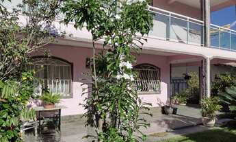 Imagem 5: Excelente imóvel constituído por 02 casas, sendo ambas com 03 quartos, mais anexo de 01 qu