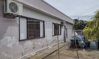 Imagem 3: Excelente casa no Centro de Araruama, composta por 03 quartos, sendo 01 suíte, ótima sala