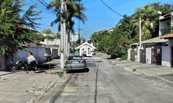 Imagem 3: Linda casa composta de sala, cozinha, pequena área externa com churrasqueira, área de serv