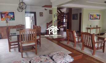 Imagem 7: Imperdível Casa de Luxo à Venda em Araruama-RJ - 5 Quartos, 3 Suítes, 4 Salas, 3 Banheiros