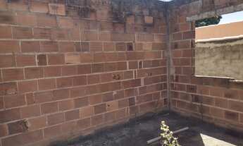 Imagem 7: Casa em início de construção, com 02 quartos, sala, cozinha, banheiro, excelente quintal