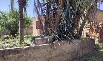 Imagem 2: Casa em início de construção, com 02 quartos, sala, cozinha, banheiro, excelente quintal