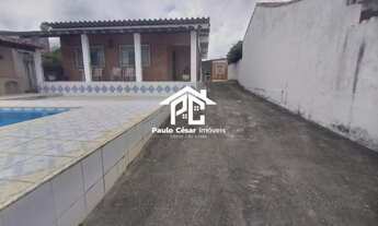 Imagem 2: Excelente casa mobiliada composta por 04 quartos, sendo 01 suíte, 02 banheiros, ótima sala