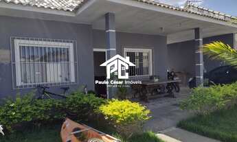 Imagem 1: Excelente casa com 03 quartos, sendo 01 suíte, ótima sala, cozinha, banheiro, área de serv