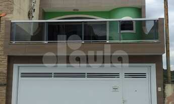 Imagem: Sobrado com 220 m² de área construída