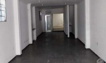 Imagem 3: Casa comercial para locação na Vila Trujillo, Sorocaba-SP: 1 sala, 4 banheiros, 5 vagas de