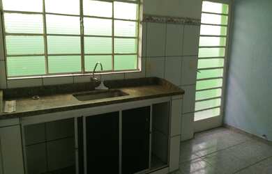 Imagem 2: Casa para locação em Sorocaba-SP, Vila Jardini: 2 quartos, 1 sala, 1 banheiro, 90 m² de ár