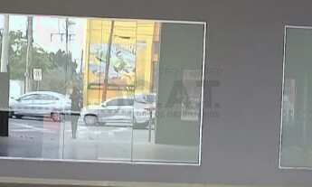 Imagem 7: Galpão para locação em Sorocaba-SP, Jardim Vera Cruz: 1 sala, 4 banheiros, 3 vagas de gara