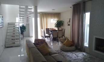 Imagem: Casa de luxo em condomínio à venda em