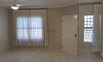 Imagem 4: Casa de luxo em condomínio: 3 quartos, 2 suítes, 2 salas, 2 banheiros, 2 vagas, 118m² no B