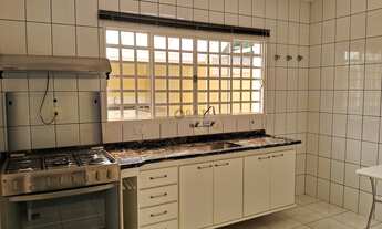 Imagem 5: Casa de luxo em condomínio: 3 quartos, 2 suítes, 2 salas, 2 banheiros, 2 vagas, 118m² no B