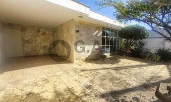 Imagem 2: Imperdível Casa à Venda em Sorocaba-SP, Vila Trujillo: 3 Quartos, 1 Suíte, 2 Salas, 3 Banh