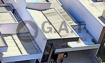 Imagem: Casa de alto padrão em condomínio no Green