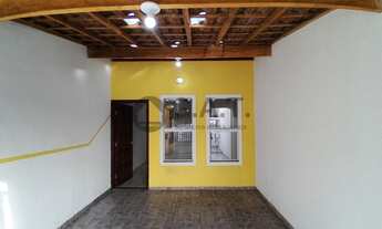 Imagem 2: Casa à venda em Sorocaba-SP, no bairro Wanel Ville, com 2 quartos, 2 salas, 1 banheiro, 1