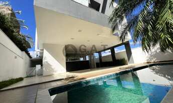 Imagem 2: Imóvel de Luxo em Condomínio: Casa com 4 Quartos e 6 Vagas de Garagem no Jardim Residencia