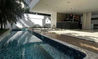 Imagem 4: Imóvel de Luxo em Condomínio: Casa com 4 Quartos e 6 Vagas de Garagem no Jardim Residencia