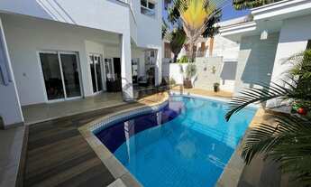 Imagem: Luxuosa casa em condomínio à venda em