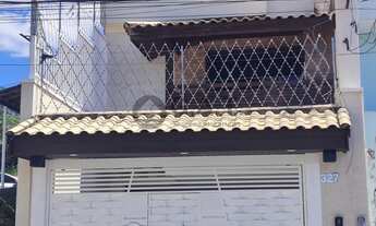 Imagem: Lindo sobrado de médio padrão com duas