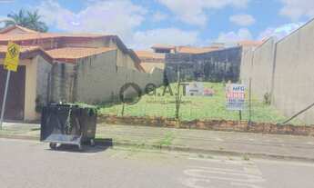 Imagem: Terreno à venda em localização privilegiada