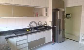 Imagem 5: Imóvel Espetacular à Venda em Sorocaba-SP: Casa de 4 Quartos no Jardim São Paulo, 2 Suítes