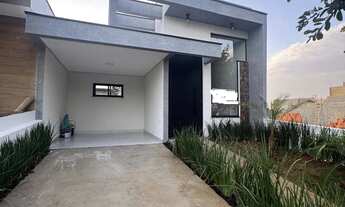 Imagem: Imperdível Casa em Condomínio à Venda