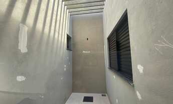 Imagem 4: Casa com três quartos sendo uma suíte no Bairro Alto Umuarama