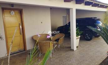 Imagem: Casa com 3 quartos sendo 1 suíte no bairro