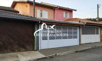 Imagem: 4 dormitórios, 3 banheiro, 2 vagas na garagem