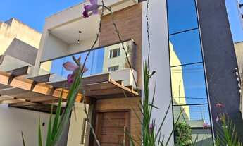 Imagem: Casa de alto padrão em Colina de Vila Velha