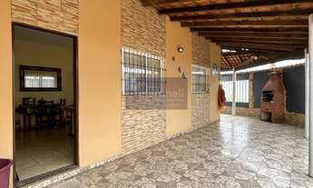 Imagem 2: Casa à venda em Itanhaém-SP, bairro Loty: 3 quartos, 3 suítes, 1 banheiro, 3 vagas de gara