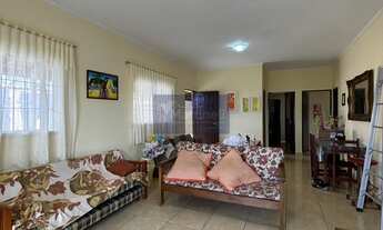 Imagem 7: Casa à venda em Itanhaém-SP, bairro Loty: 3 quartos, 3 suítes, 1 banheiro, 3 vagas de gara