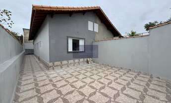 Imagem 1: Casa à venda em Itanhaém-SP, Balneário Jardim Leonor: 2 quartos, 2 vagas de garagem, 60m²