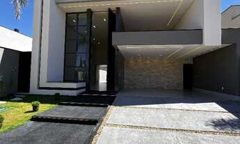 Imagem: Casa de alto padrão em Condomínio à Venda