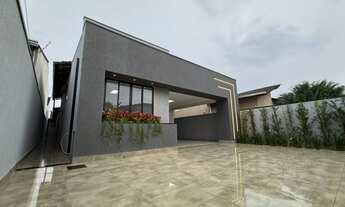 Imagem: Moderna casa na rua 12, vazada para estrutural