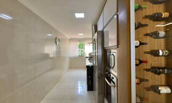 Imagem 3: Casa Triplex com 4 Quartos, Área Gourmet e Deck para Lagoa à Venda em Itapebussu, Guarapar