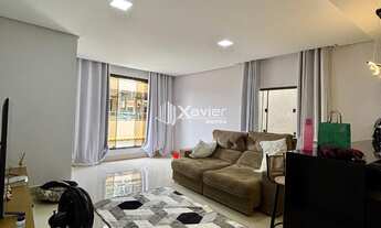 Imagem: Casa Duplex 4 Quartos à Venda em Camarugi