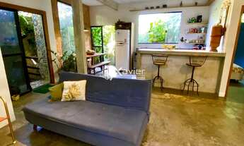 Imagem 3: Casa Duplex com 4 Quartos e Sótão à Venda em Guarapari/ES - Charme Rústico e Excelente Loc