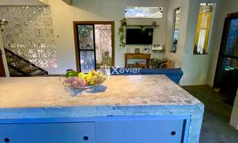 Imagem 4: Casa Duplex com 4 Quartos e Sótão à Venda em Guarapari/ES - Charme Rústico e Excelente Loc