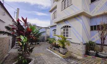 Imagem: Casa Tríplex com 6 Quartos à venda em