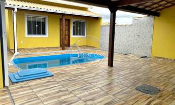 Imagem: Bela casa de 2 quartos com piscina e área