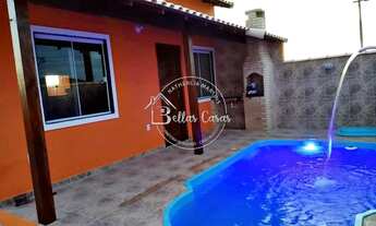 Imagem: Bela casa de 2 quartos com piscina e área