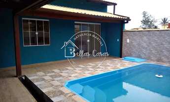 Imagem: Bela casa de 2 quartos com piscina e área