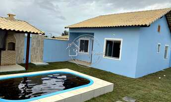 Imagem: Bela casa de 2 quartos com piscina e área