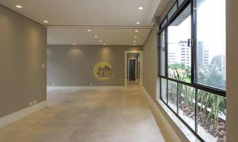 Imagem 6: Apartamento reformado amplo totalmente com muito Sol e muitas Luz natural de seus janelões