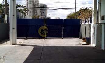 Imagem 4: Galpão depósito armazém de esquina como duas entradas, possui 2050 de área construída, 129